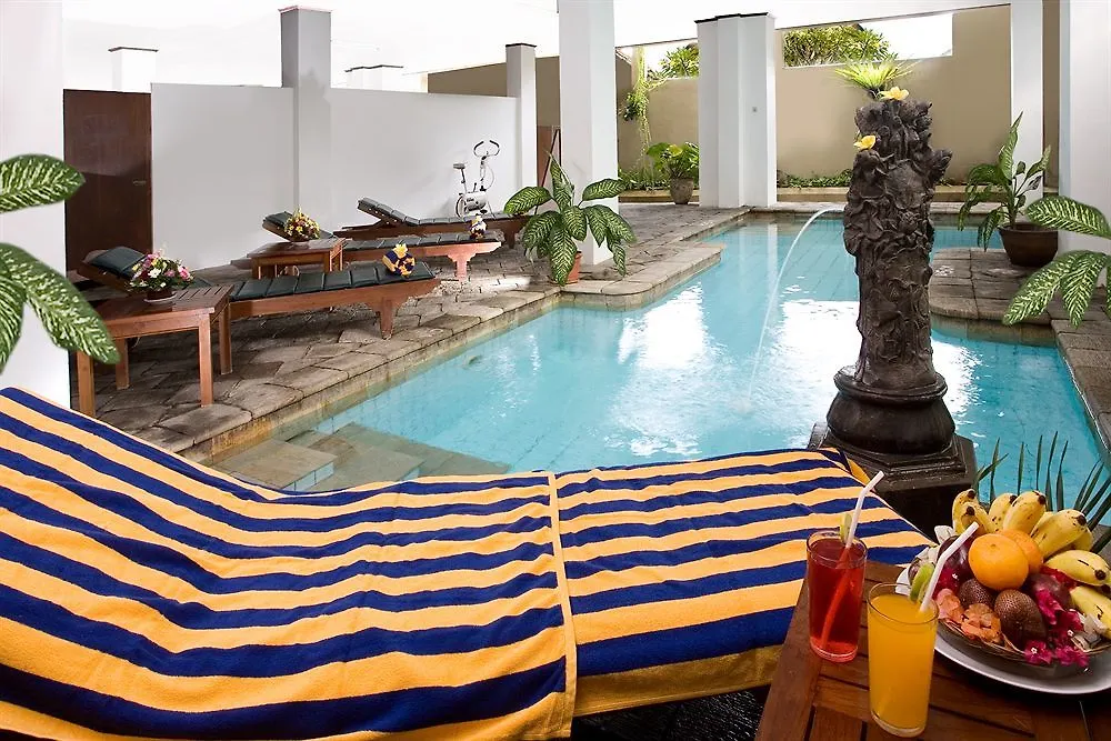 Hotel Ratna Kuta  2*, Kuta (Bali)