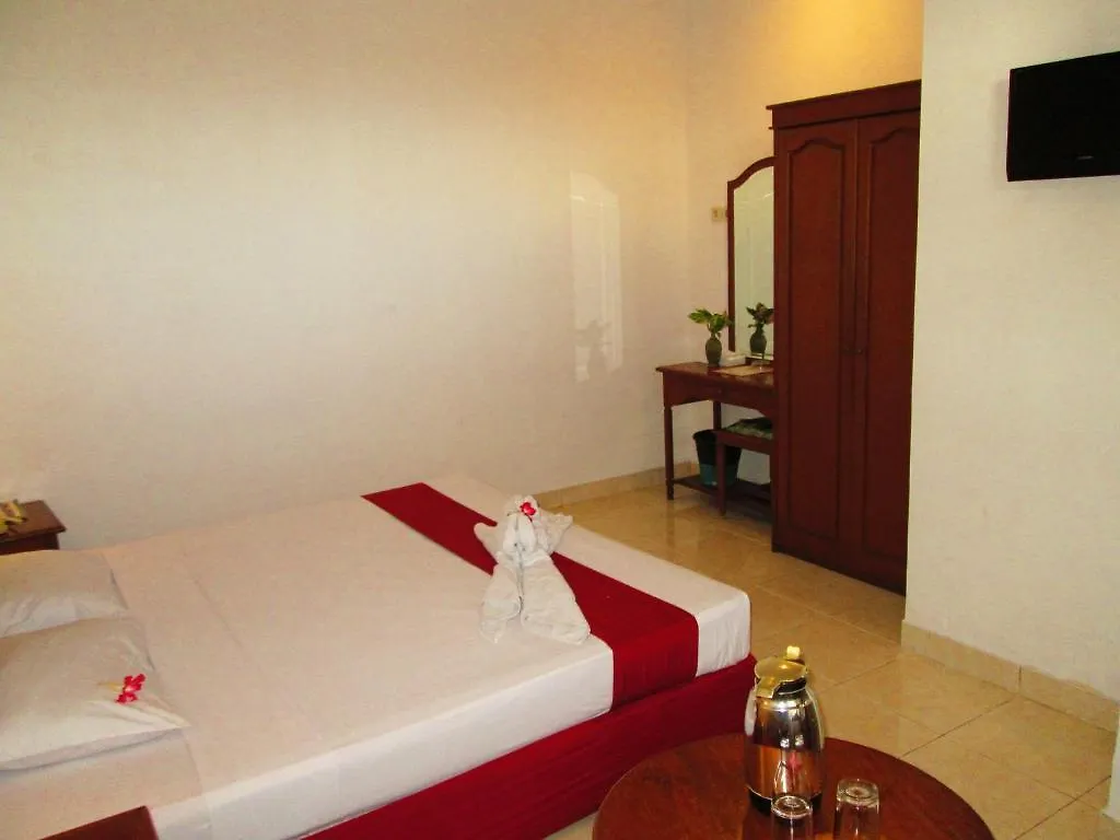 Hotel Ratna Kuta  2*, Kuta (Bali)